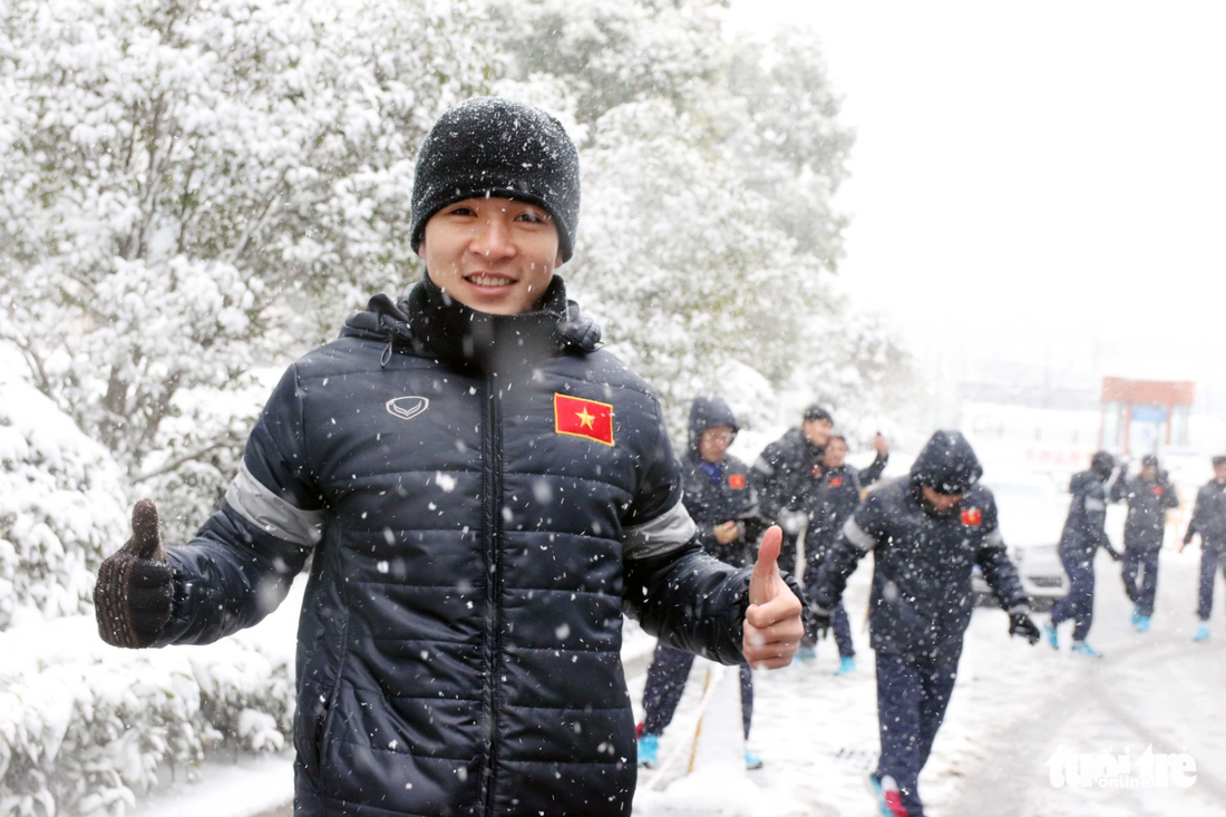 Tuyết phủ trắng nơi U23 Việt Nam đá trận chung kết lịch sử - Ảnh 10.