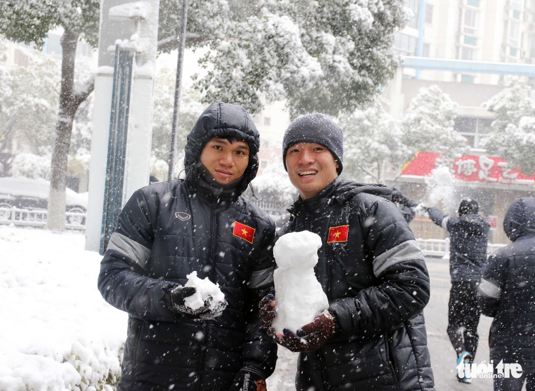 Tuyết phủ trắng nơi U23 Việt Nam đá trận chung kết lịch sử - Ảnh 11.