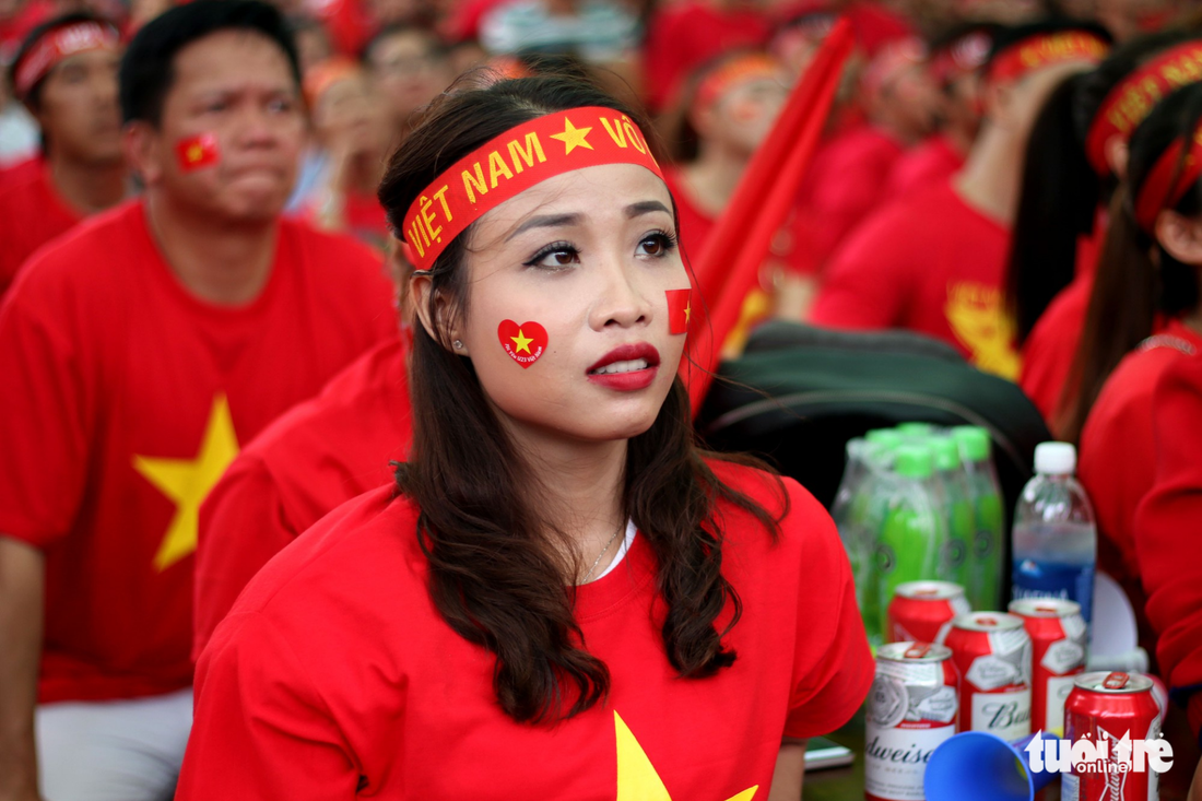 Nghệ sĩ Sài Gòn tụ hội cổ vũ đội tuyển U23 Việt Nam - Ảnh 6.