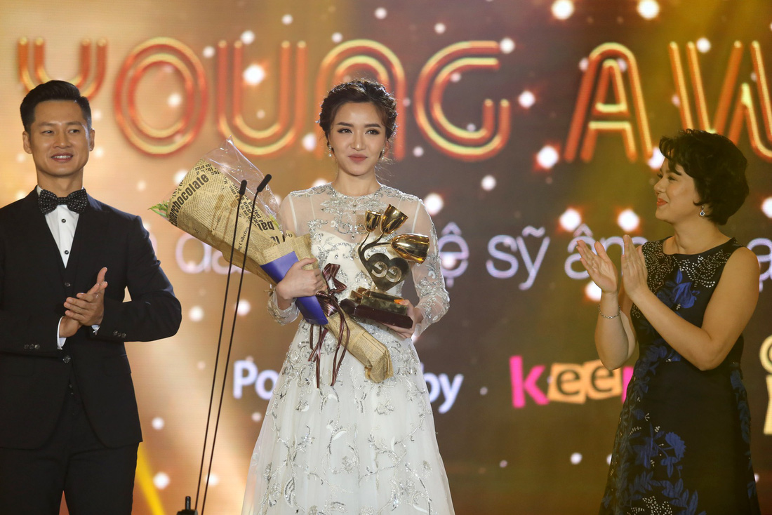 Soobin Hoàng Sơn lập hattrick tại Keeng Young Awards 2017 - Ảnh 3.