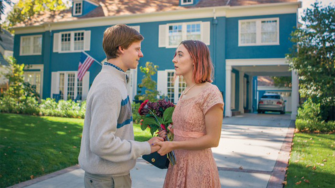 Lady Bird: rung động, nổi loạn và hoài bão của một cô gái - Ảnh 6.