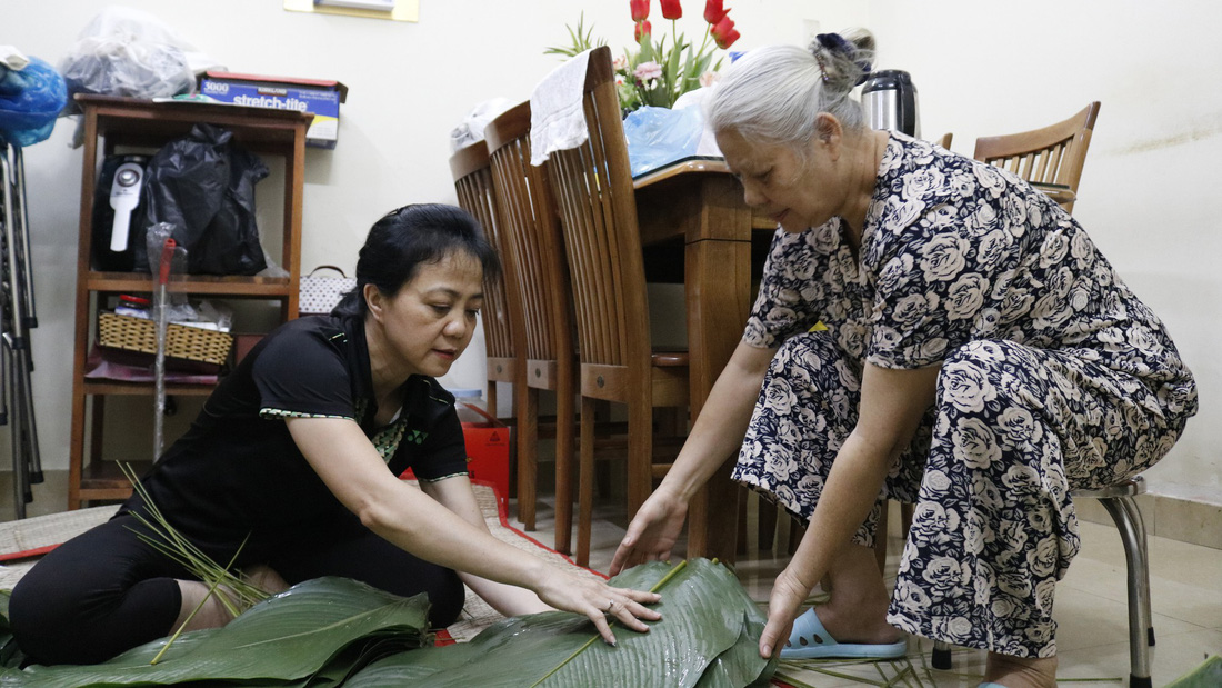 Tình yêu lớn dần qua nồi bánh chưng tết - Ảnh 3.