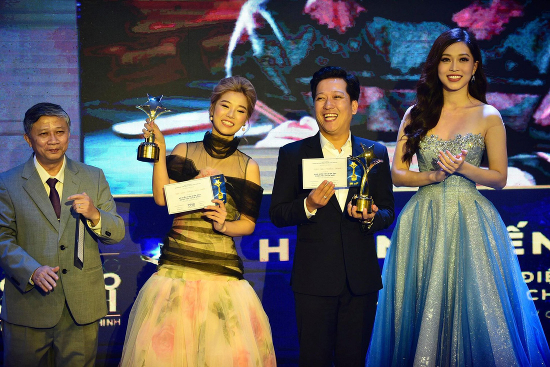 Hoàng Yến Chibi, Trường Giang, Huỳnh Lập... đoạt giải Ngôi sao xanh - Ảnh 1.