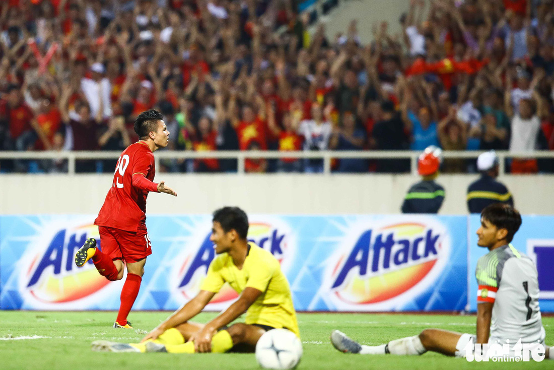 Chùm ảnh ấn tượng trận Việt Nam - Malaysia 1-0 - Ảnh 2.