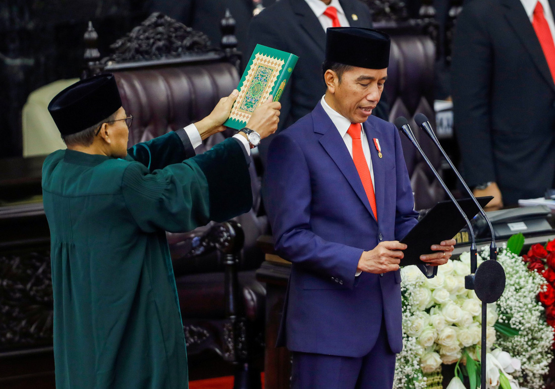 Tổng thống Joko tuyên thệ nhậm chức trong nghi lễ đơn giản - Ảnh 1.