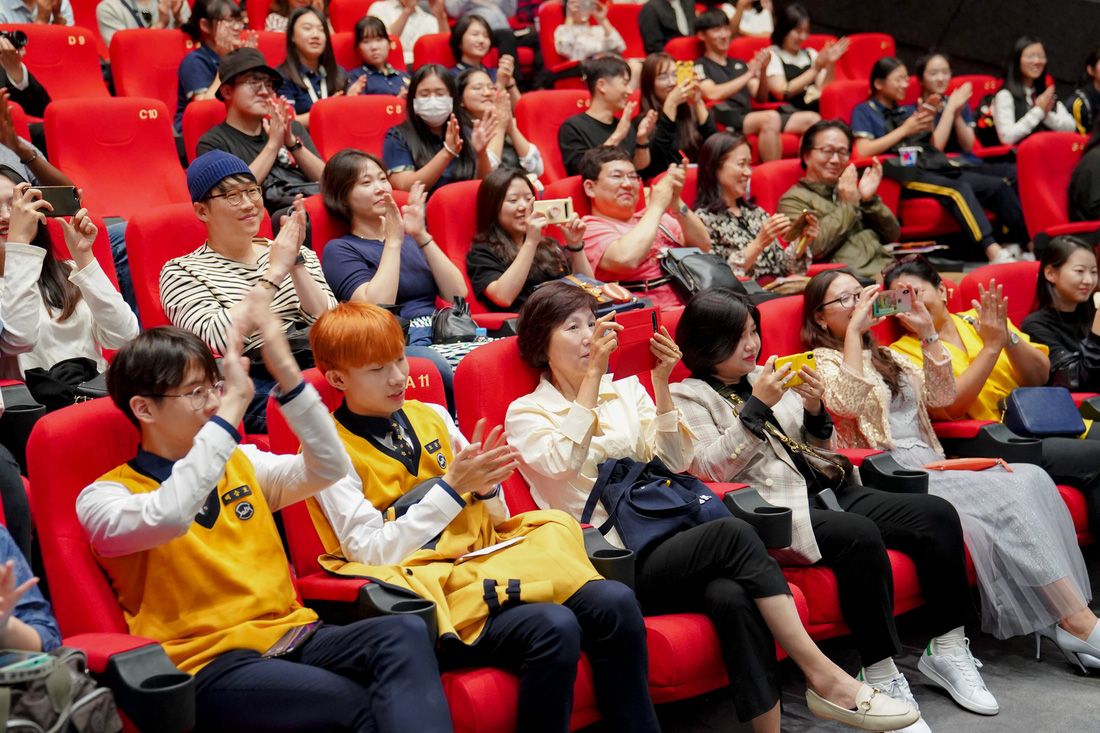 Điện ảnh Việt được chào đón tại liên hoan phim Busan 2019 - Ảnh 10.
