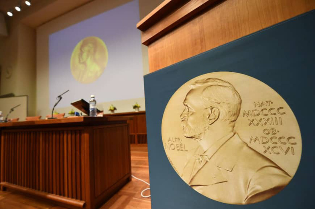 Hi hữu ngày mai 10-10, lần đầu tiên sẽ công bố 2 Nobel văn chương - Ảnh 1.
