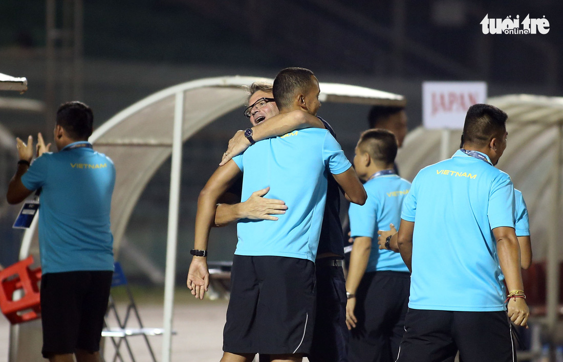 U19 Việt Nam đầy cảm xúc sau khi giành vé dự VCK châu Á 2020 - Ảnh 1.