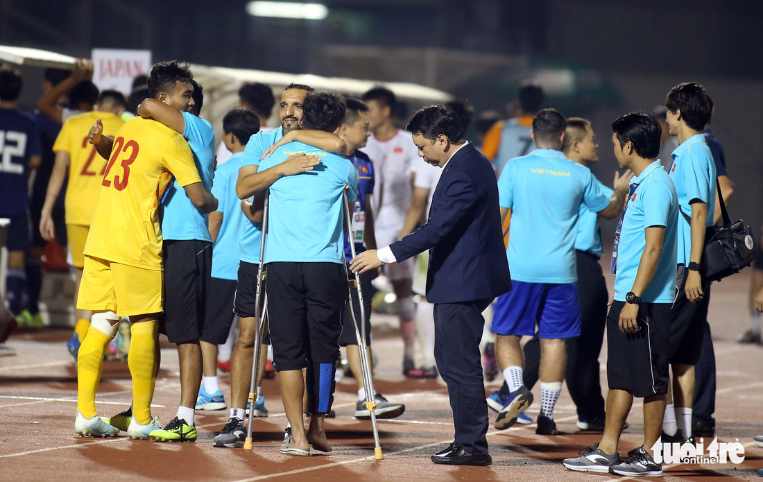 U19 Việt Nam đầy cảm xúc sau khi giành vé dự VCK châu Á 2020 - Ảnh 6.
