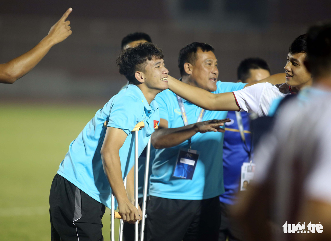 U19 Việt Nam đầy cảm xúc sau khi giành vé dự VCK châu Á 2020 - Ảnh 7.