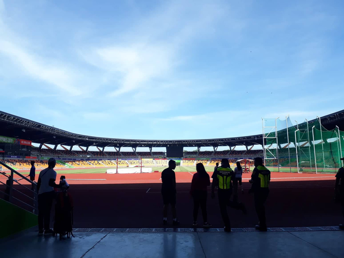 Sân thi đấu điền kinh đẹp long lanh sẵn sàng cho SEA Games 30 - Ảnh 1.