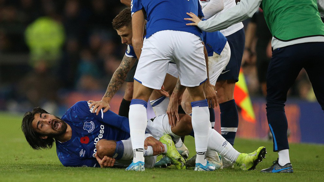 Son Heung Min khóc nức nở sau cú vào bóng khiến cầu thủ Everton gãy chân - Ảnh 6.