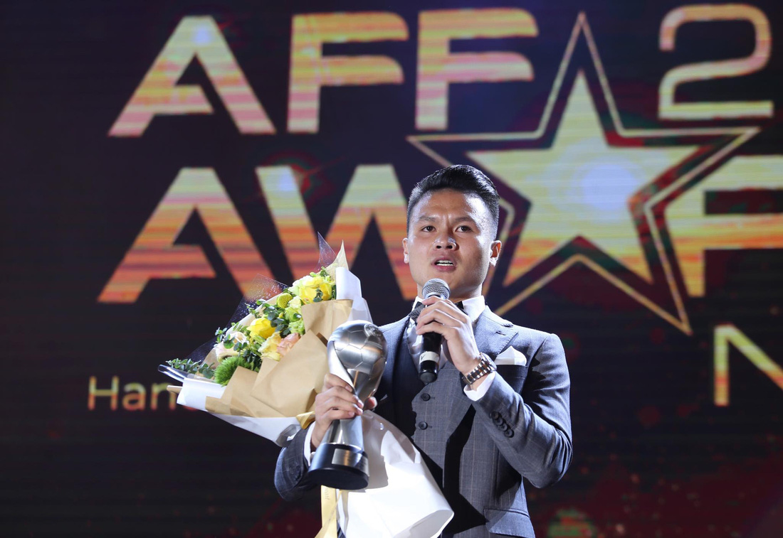 HLV Park Hang Seo, Quang Hải thắng Giải HLV và cầu thủ của năm tại AFF Awards 2019 - Ảnh 3.