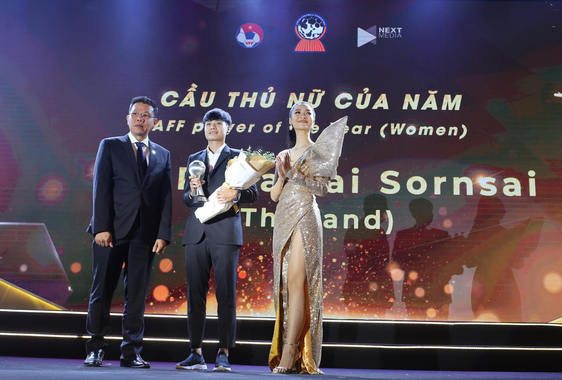 HLV Park Hang Seo, Quang Hải thắng Giải HLV và cầu thủ của năm tại AFF Awards 2019 - Ảnh 5.