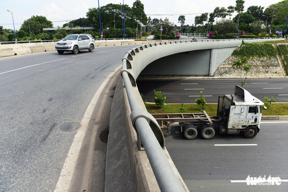 Chính thức thông xe nút giao Đại học Quốc gia, dân bớt nỗi lo kẹt xe - Ảnh 9.