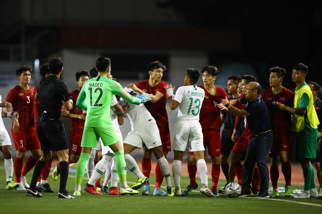 Những tình huống nghẹt thở trong trận thắng của U22 Việt Nam trước U22 Indonesia - Ảnh 8.