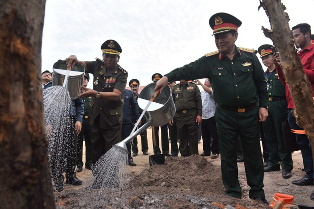 2.000 binh sĩ và người dân Việt Nam và Campuchia diễn tập cứu nạn tại biên giới - Ảnh 14.