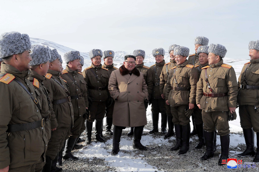 Ông Kim Jong Un cưỡi bạch mã hành hương đất tổ gây sốt mạng xã hội - Ảnh 6.