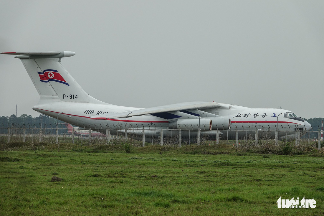 Cận cảnh ngựa thồ Il-76 của phái đoàn Triều Tiên - Ảnh 1.
