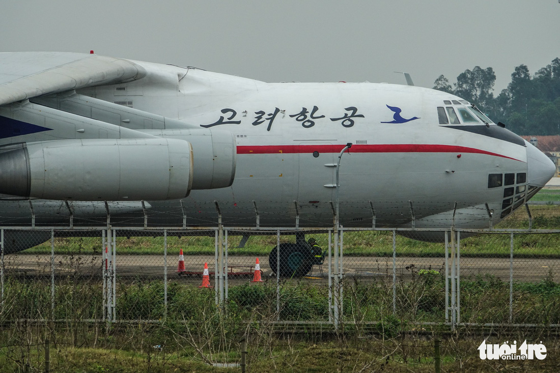 Cận cảnh ngựa thồ Il-76 của phái đoàn Triều Tiên - Ảnh 4.