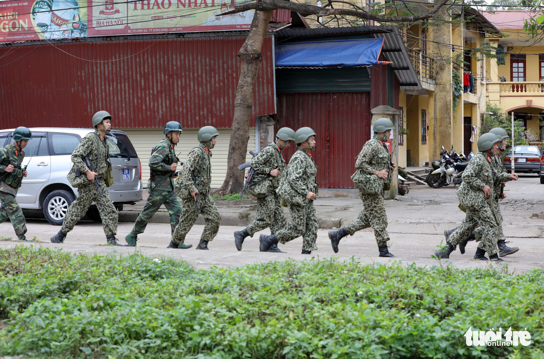 Chó nghiệp vụ, kiểm soát quân sự phong tỏa ga Đồng Đăng - Ảnh 4.