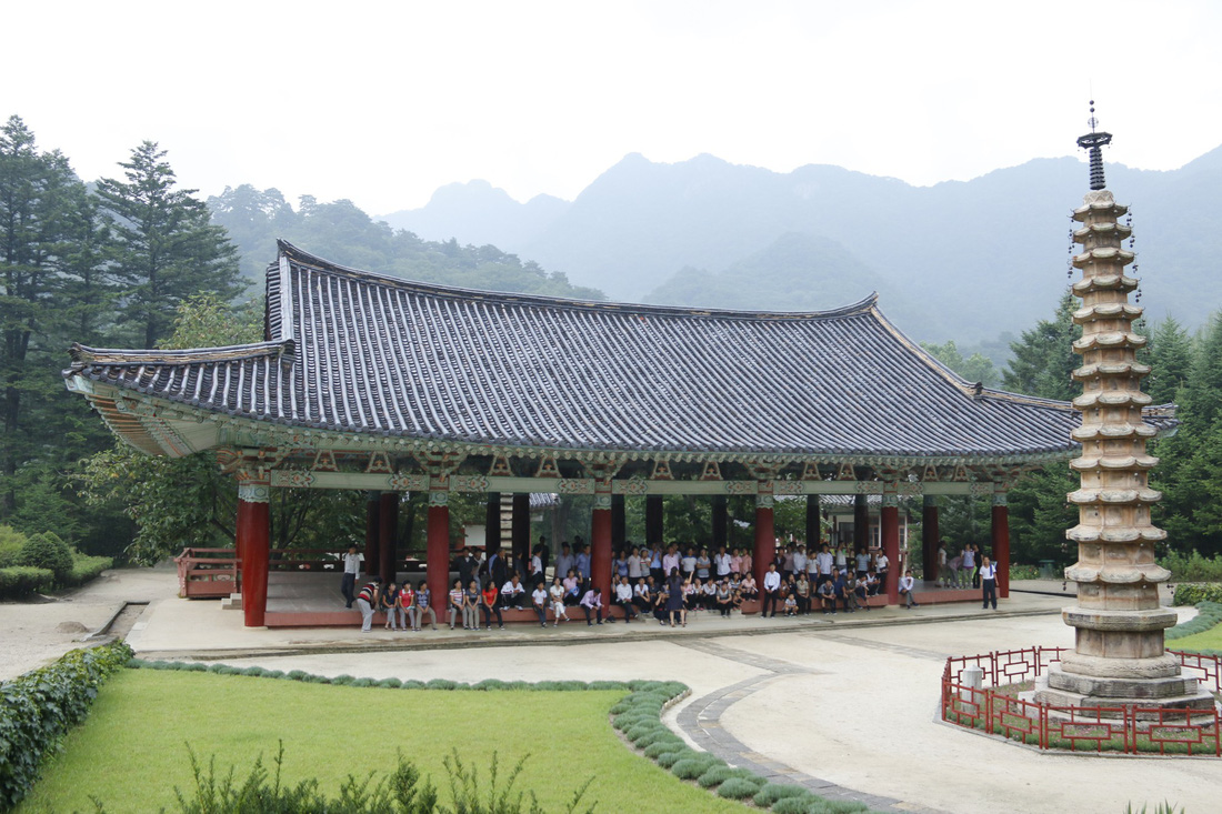 Phóng viên Tuổi Trẻ vãn cảnh chùa cổ ngàn năm ở Triều Tiên - Ảnh 7.