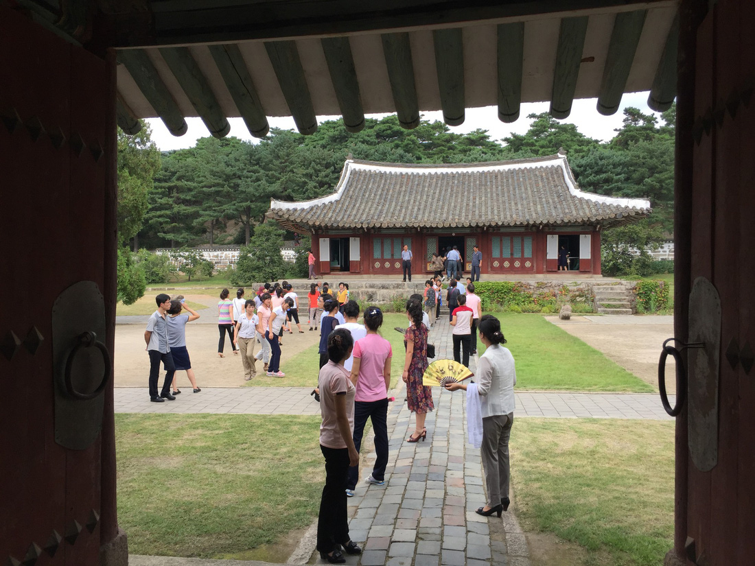 Phóng viên Tuổi Trẻ vãn cảnh chùa cổ ngàn năm ở Triều Tiên - Ảnh 13.