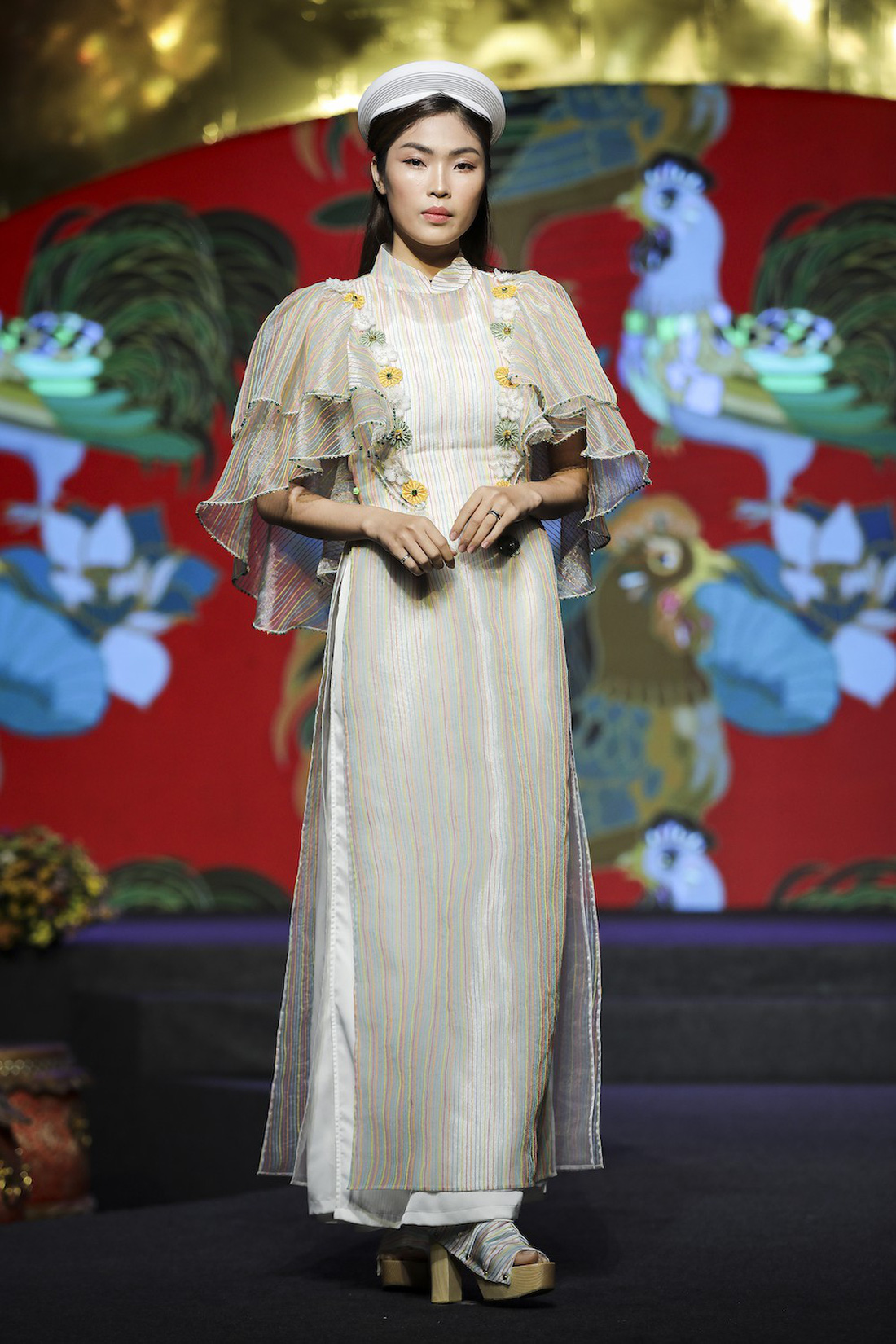HHen Niê lộng lẫy trình diễn bế mạc Lễ hội áo dài 2019 - Ảnh 7.