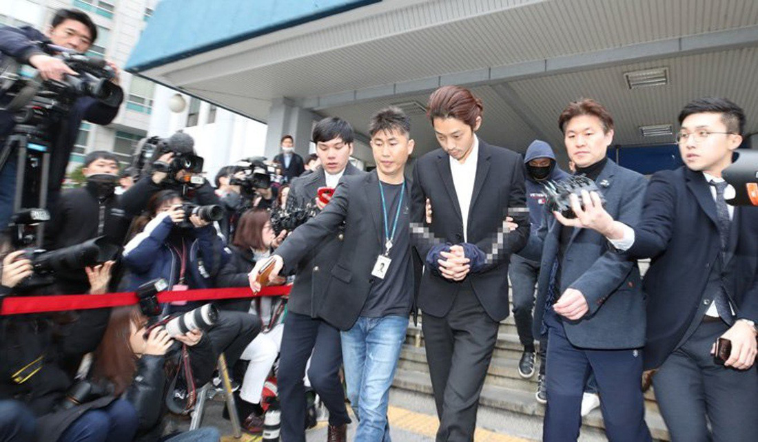 Bê bối tình dục, Jung Joon Young và Choi Jong Hoon bị kết án tù giam - Ảnh 8.