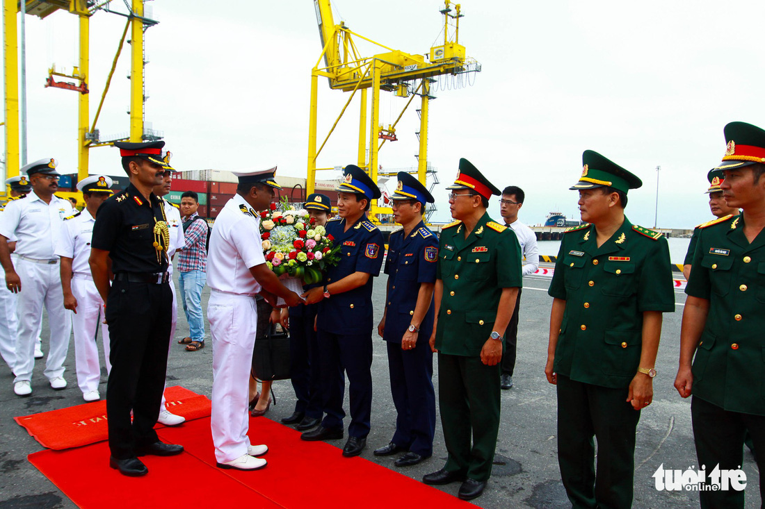 Tàu VIJIT thuộc Lực lượng bảo vệ bờ biển Ấn Độ thăm Đà Nẵng - Ảnh 4.