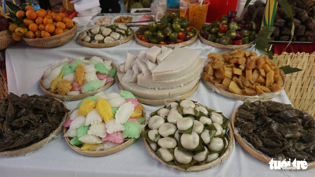 No cái bụng, đã con mắt với hơn 100 loại bánh ở Lễ hội Bánh dân gian Nam Bộ - Ảnh 2.