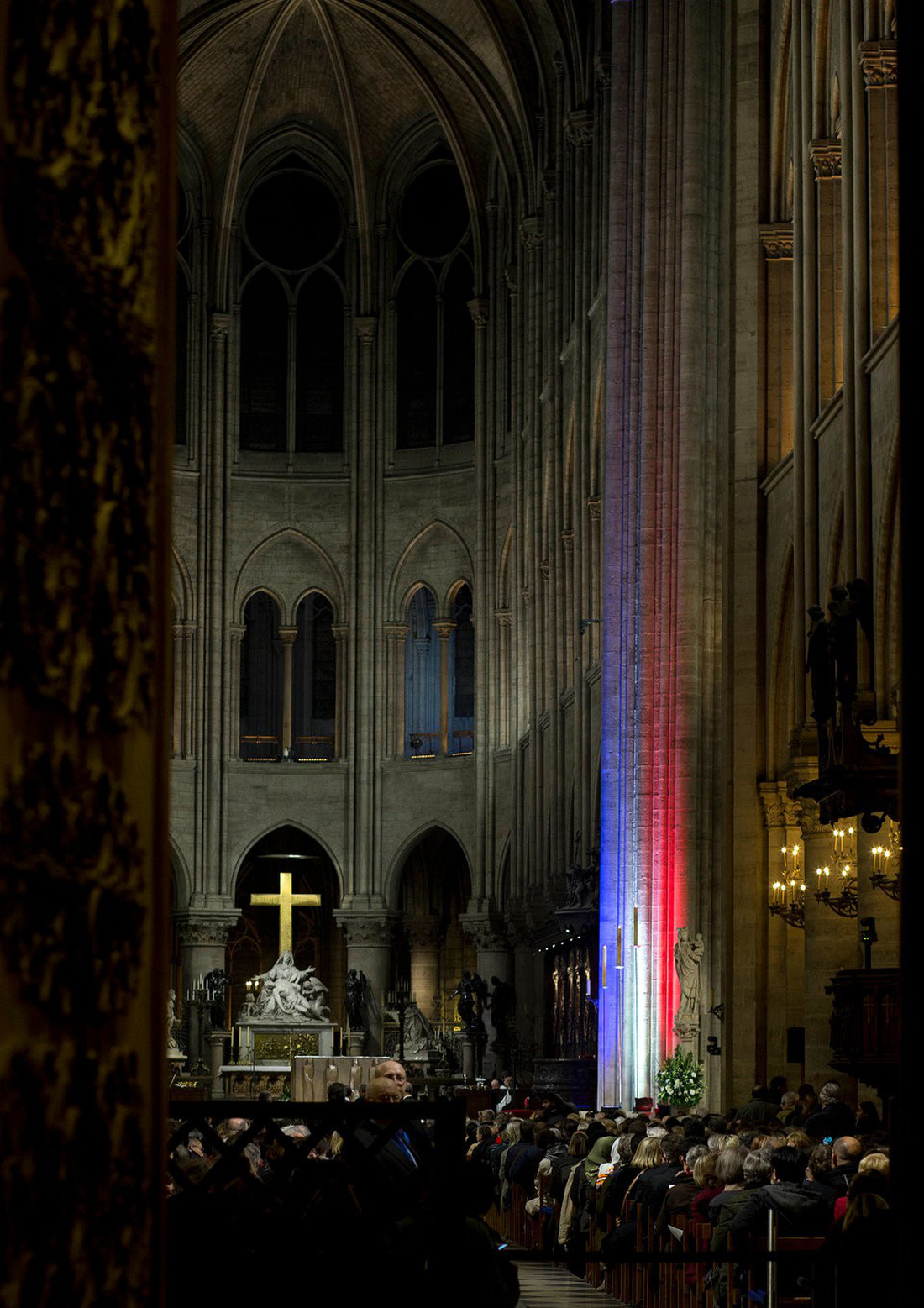 Nhìn lại Nhà thờ Đức Bà Paris qua các thời kỳ lịch sử - Ảnh 14.