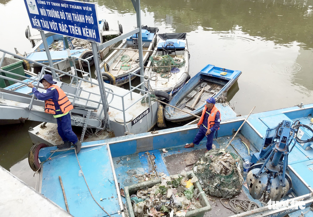 Cá lại chết nổi trên kênh Nhiêu Lộc - Thị Nghè - Ảnh 7.