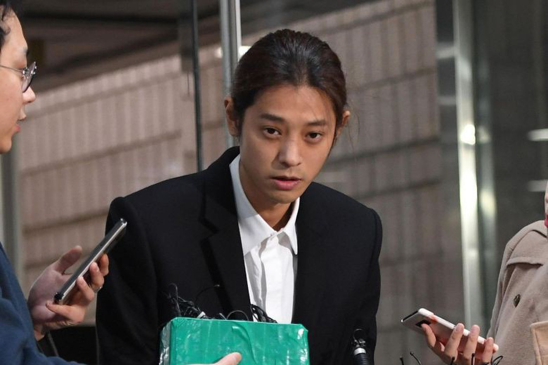 Bê bối tình dục, Jung Joon Young và Choi Jong Hoon bị kết án tù giam - Ảnh 5.