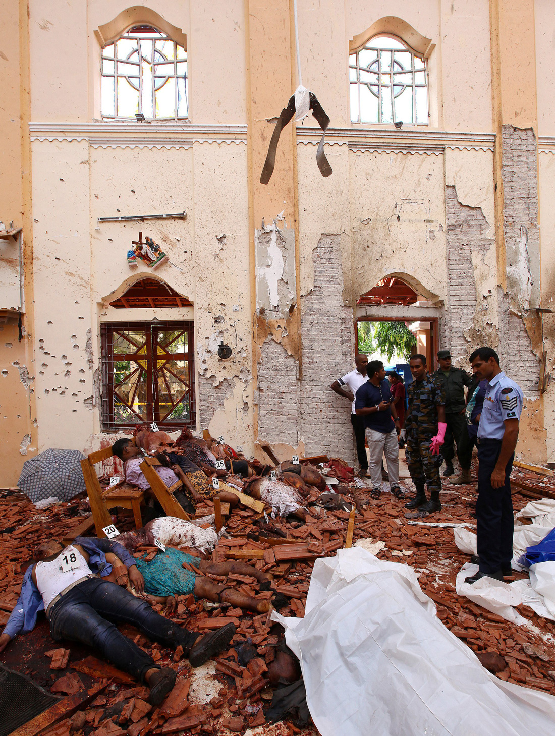 8 vụ đánh bom, 207 người chết ‘máu chảy thành sông’ tại Sri Lanka - Ảnh 5.