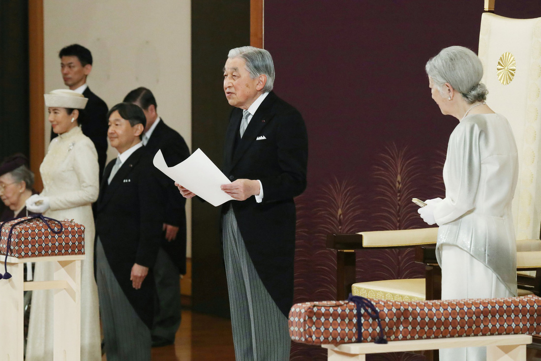 Nhật hoàng Akihito chính thức tuyên bố thoái vị, trở thành thượng hoàng - Ảnh 1.