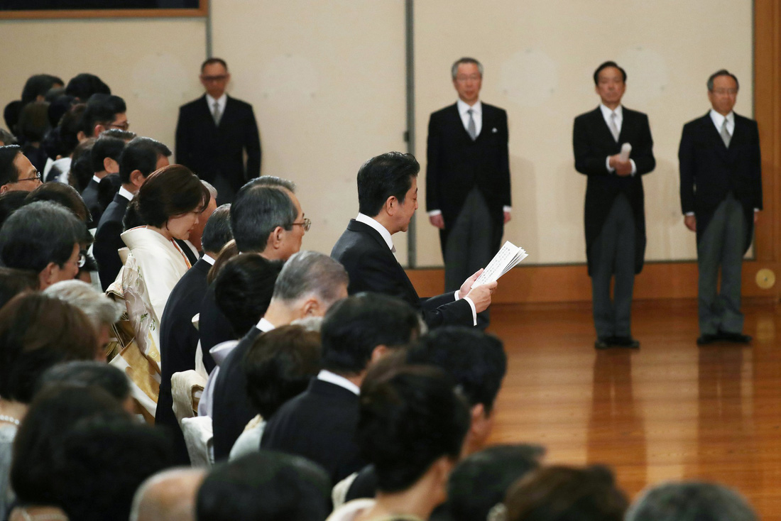 Nhật hoàng Akihito chính thức tuyên bố thoái vị, trở thành thượng hoàng - Ảnh 6.