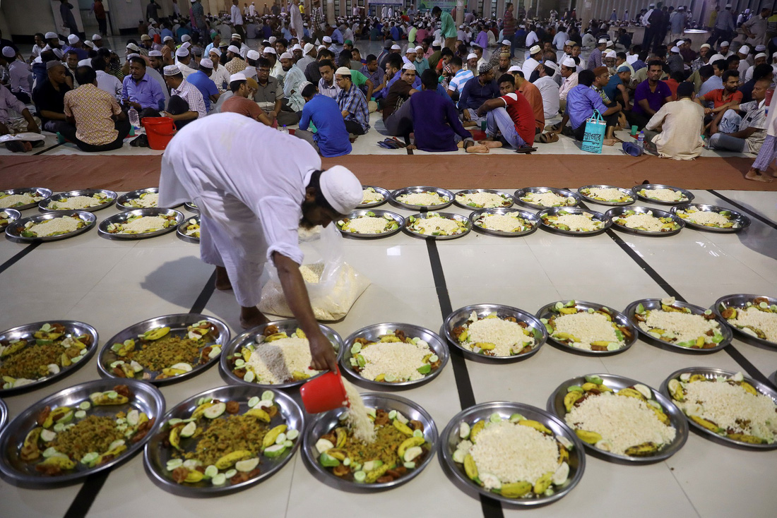 Ramadan 2019 qua những hình ảnh ấn tượng - Ảnh 10.