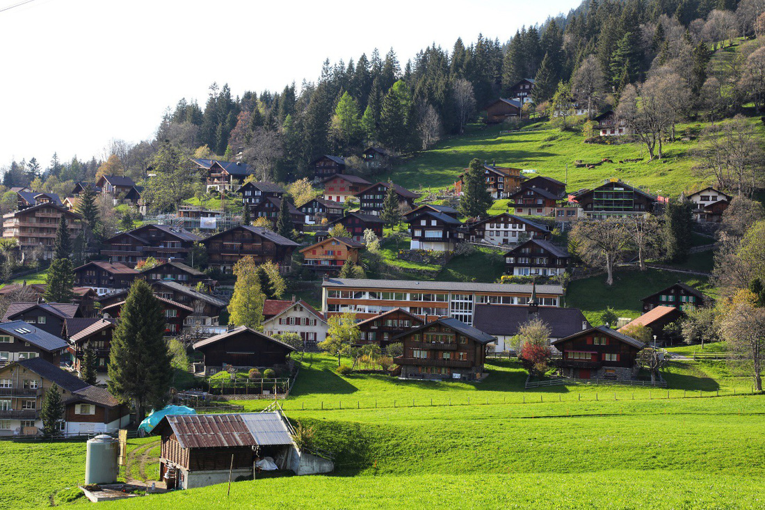 Ngôi làng bình yên ở Thụy Sĩ không có xe hơi - Ảnh 1.