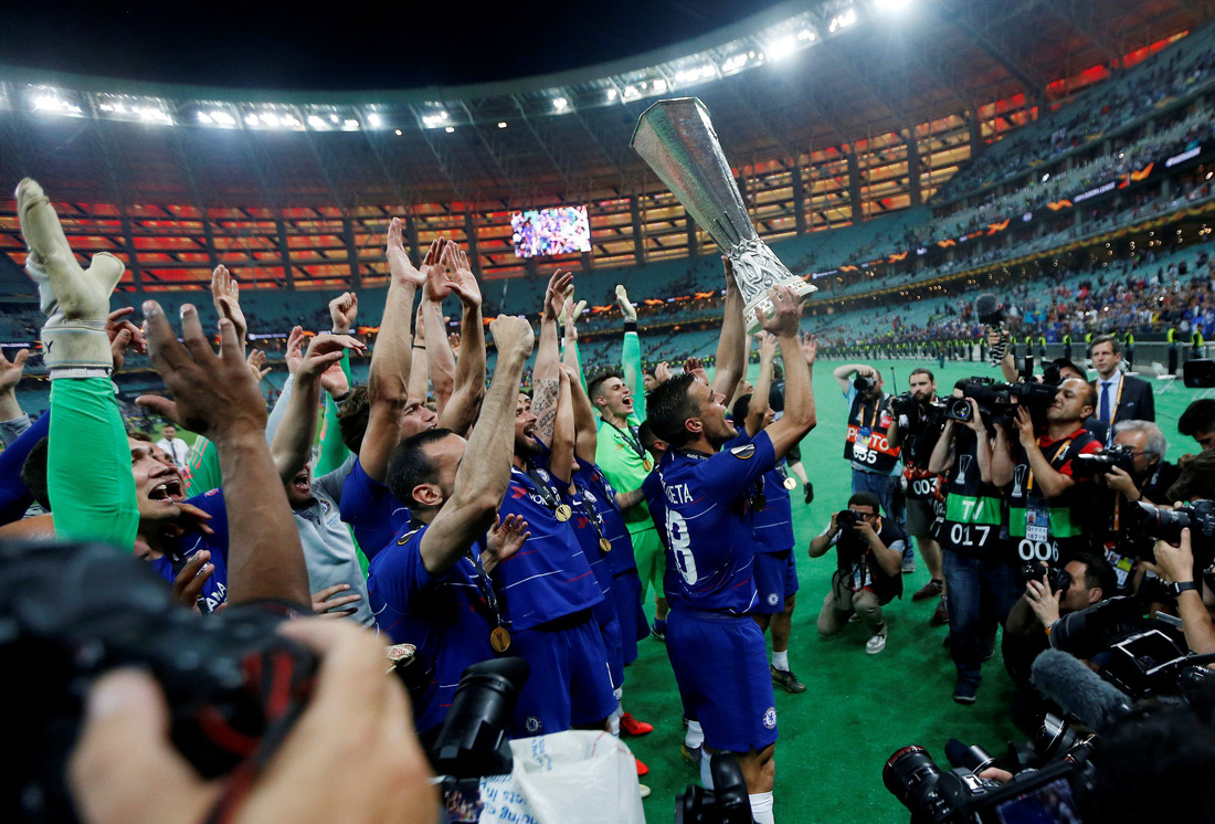 Chelsea tưng bừng ăn mừng chức vô địch Europa League - Ảnh 13.