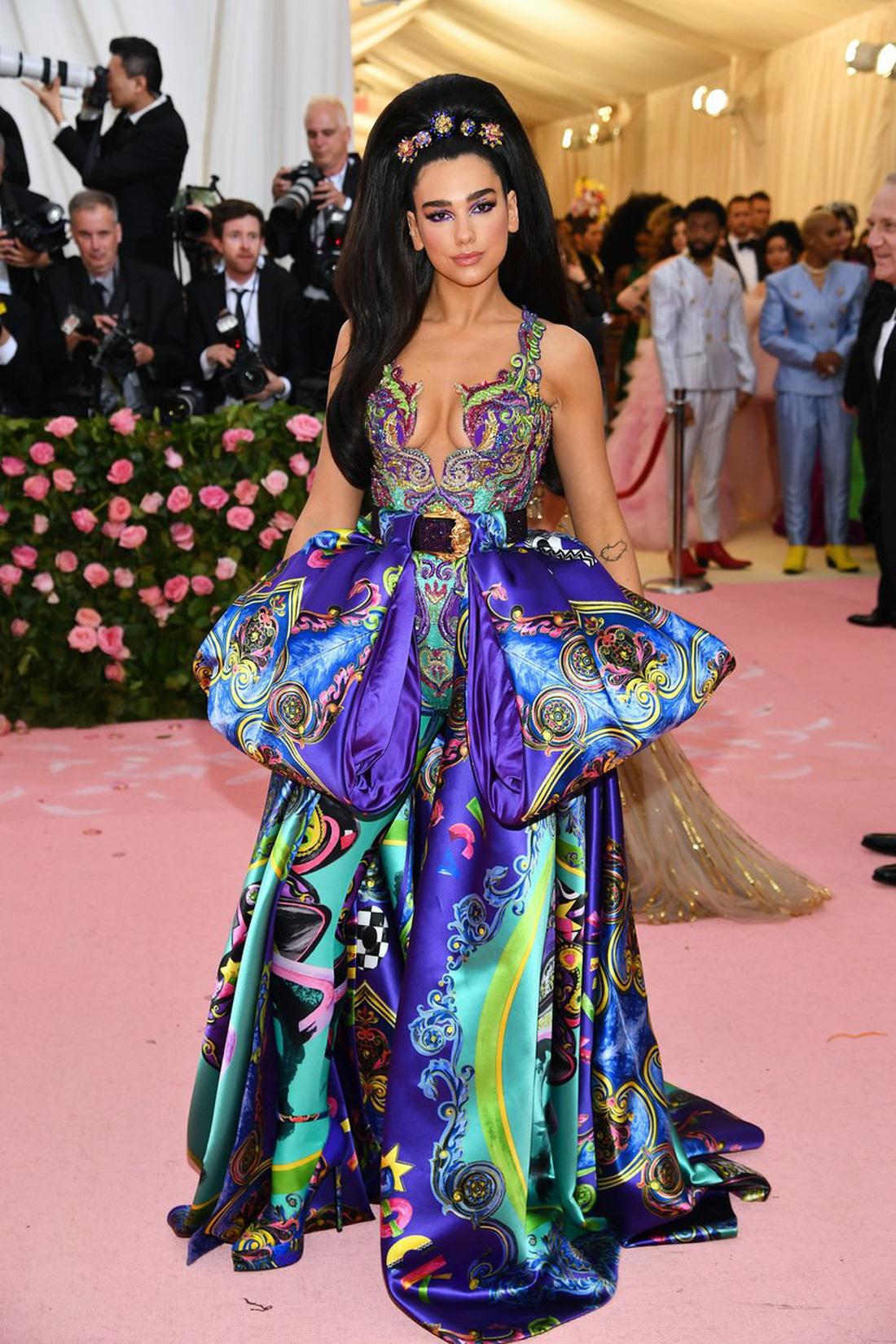 Những bộ cánh khiến người xem sốc nặng tại Met Gala 2019 - Ảnh 13.