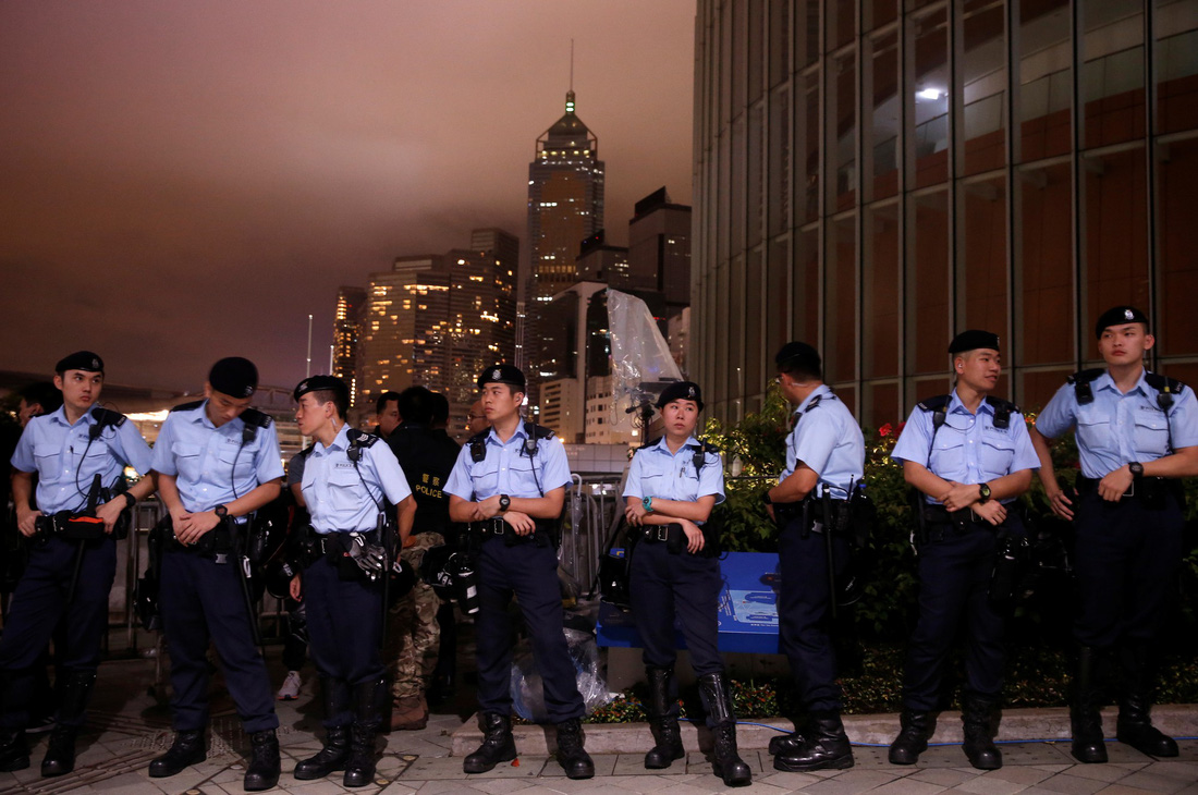 Cảnh sát Hong Kong vất vả kiểm soát biểu tình ra sao? - Ảnh 3.