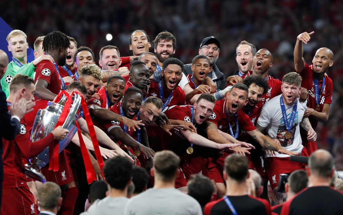 Liverpool tưng bừng ăn mừng chức vô địch Champions League - Ảnh 8.