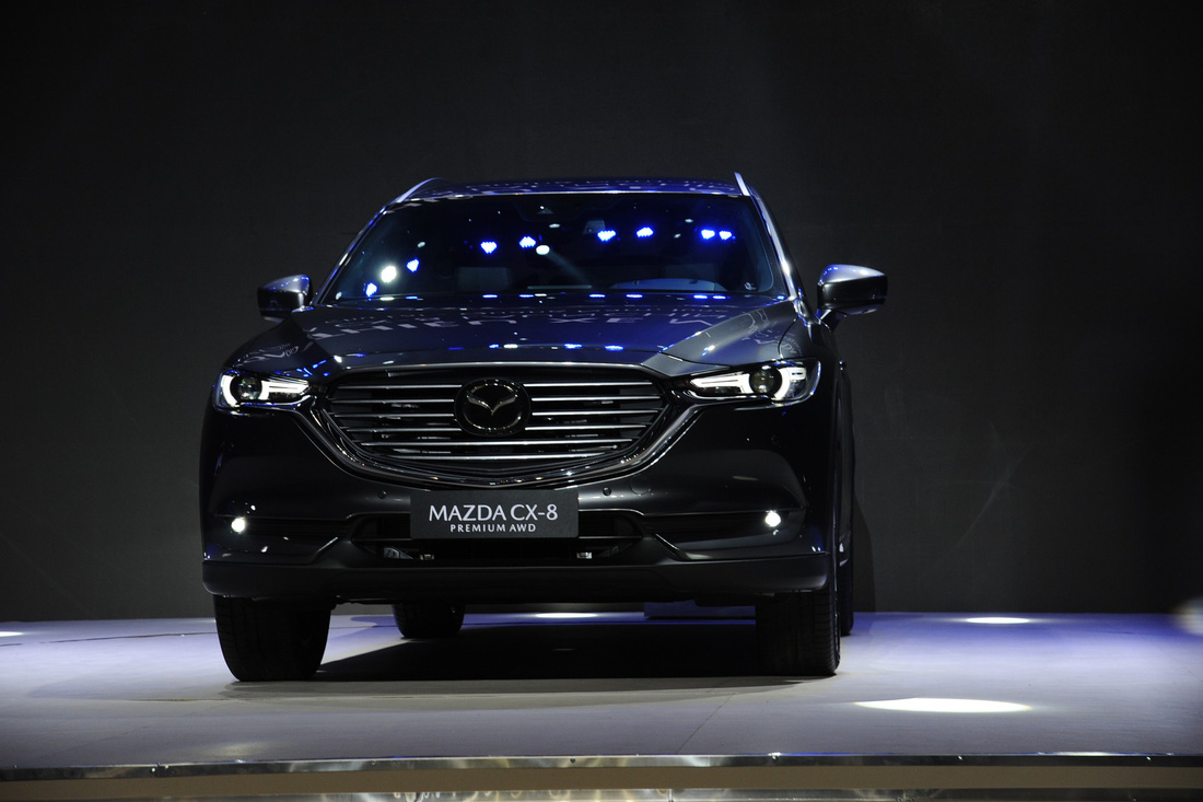 Thaco ra mắt mẫu xe Mazda CX-8, giá từ 1,149 tỉ đồng - Ảnh 1.