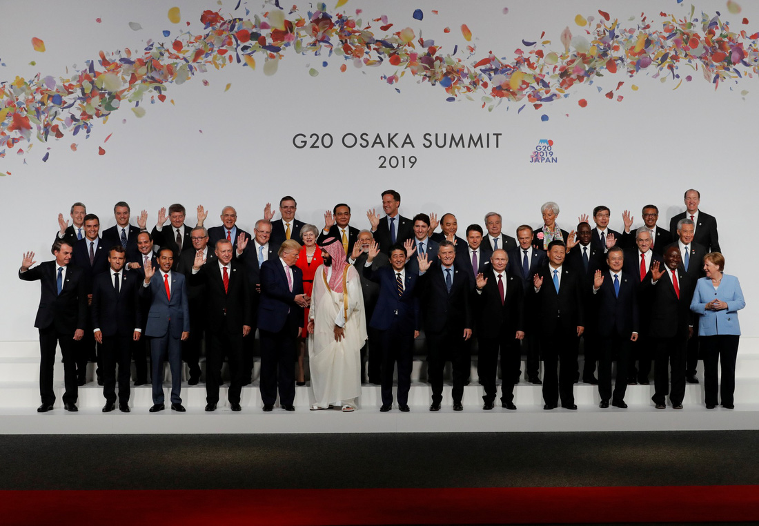 Tiết lộ hậu trường chụp ảnh gia đình G20 ở Osaka - Ảnh 1.