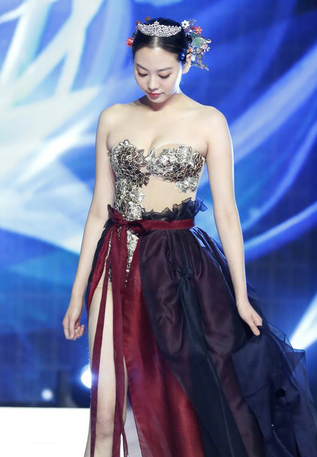 Miss Korea 2019 bị dân mạng Hàn phản ứng dữ dội: Giống áo ngực hơn hanbok - Ảnh 5.