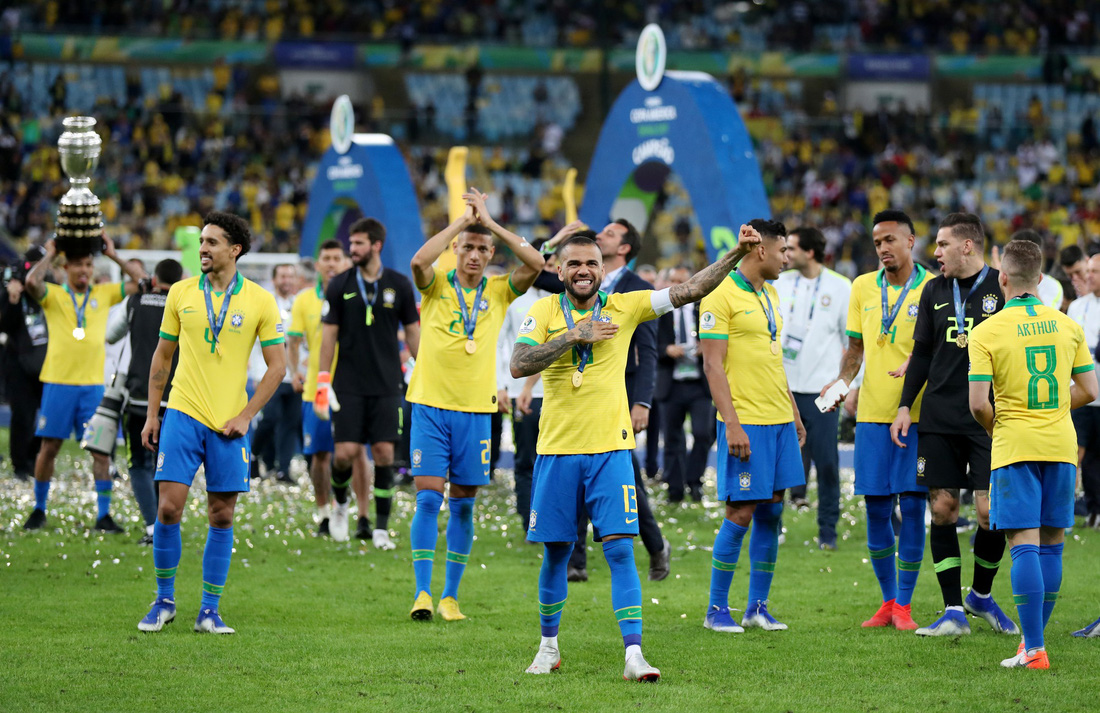 Tuyển Brazil tưng bừng mừng ngôi vương ở Copa America 2019 - Ảnh 13.