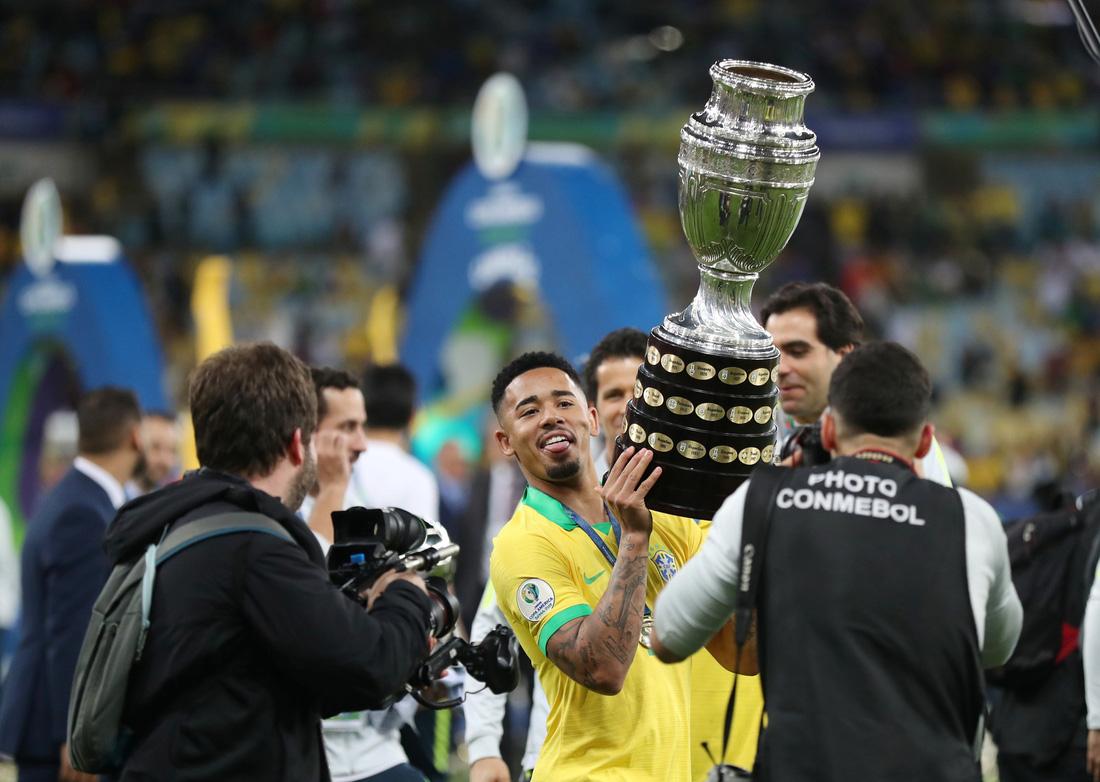 Tuyển Brazil tưng bừng mừng ngôi vương ở Copa America 2019 - Ảnh 12.