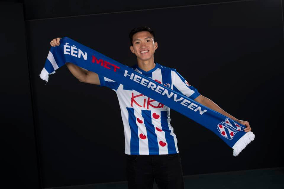 Bộ ảnh Văn Hậu cười rạng rỡ trong màu áo SC Heerenveen - Ảnh 4.