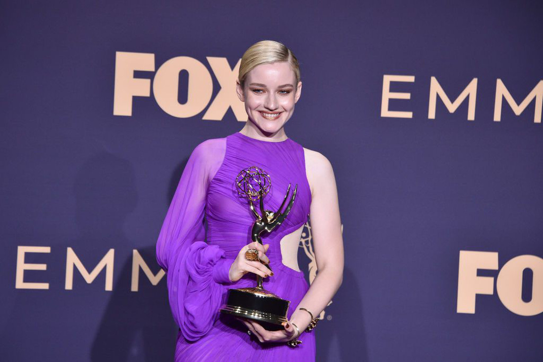 Thiết kế của Công Trí tại Emmy 2019 vào top đầm đẹp - Ảnh 1.